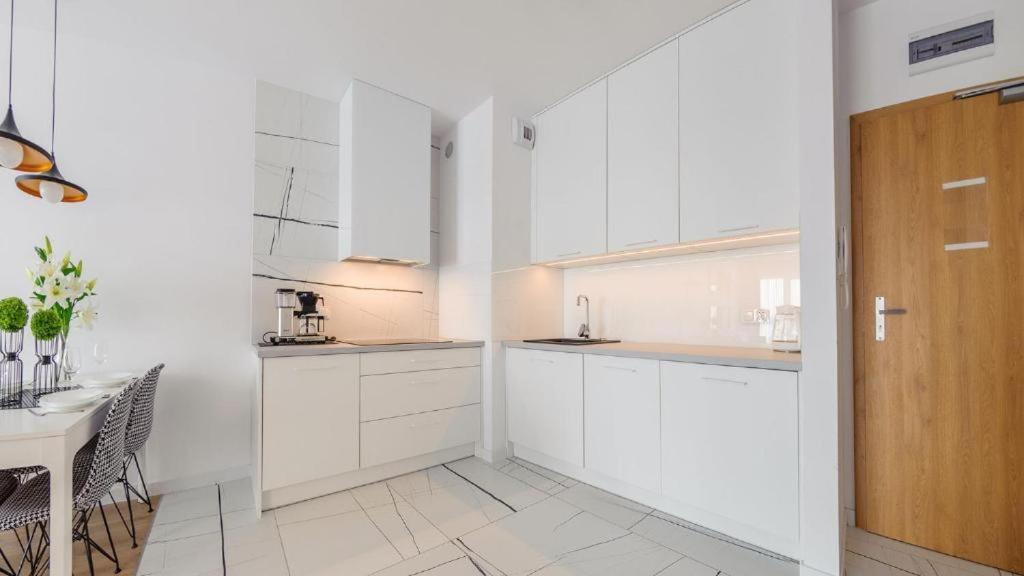 Apartamenty Kasprowicza 20A Klimatyzacja Basen Fintess Sauny Parking Bawialnia Zmywarkataras Wysoki Standard W Pelni Wyposazony Kolobrzeg Exterior photo