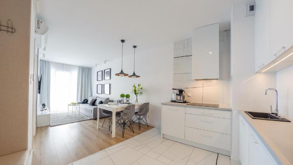 Apartamenty Kasprowicza 20A Klimatyzacja Basen Fintess Sauny Parking Bawialnia Zmywarkataras Wysoki Standard W Pelni Wyposazony Kolobrzeg Exterior photo